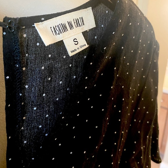 Cute dotted wrap dress - Picture 3 of 3